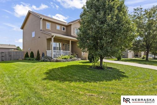 8609 S 69th St, Papillion, NE, 68133-2158 | Card Image