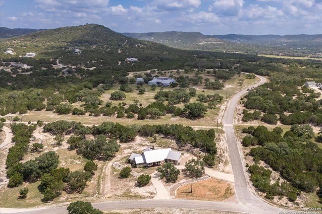 122 Twisting Oak Ct, House other with 4 bedrooms, 3 bathrooms and null parking in Pipe Creek TX | Image 56