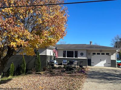 1802 Bunker Avenue, House other with 3 bedrooms, 2 bathrooms and 3 parking in Fairmont WV | Image 2