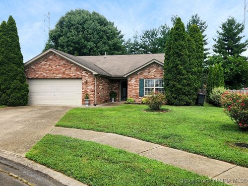 522 Reba Jackson Dr, Jeffersonville, IN, 47130-8582 | Card Image