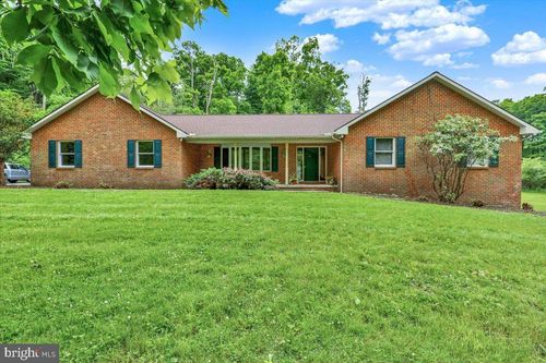 283 Witmer Rd, MOHNTON, PA, 19540-7827 | Card Image