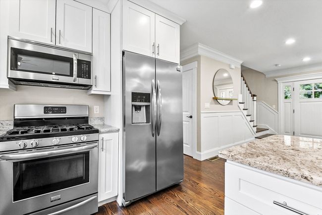 54 Cushing St, House other with 3 bedrooms, 3 bathrooms and 6 parking in Hingham MA | Image 6