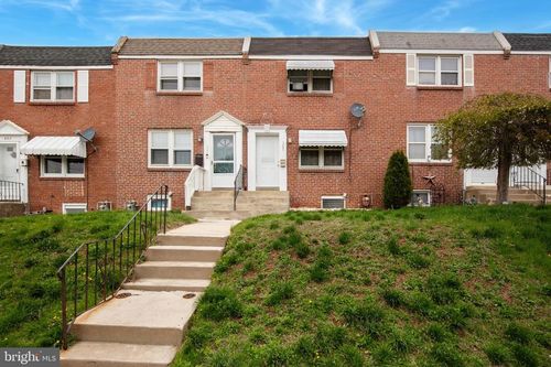 323 W Warren St, NORRISTOWN, PA, 19401-2945 | Card Image