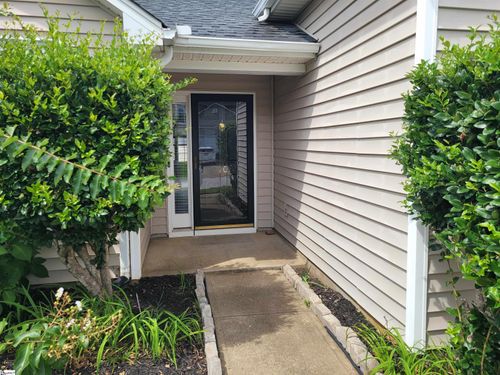 10 Crestbrook Dr, Greenville, SC, 29607-4881 | Card Image