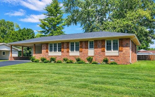 207 Donna Dr, Hopkinsville, KY, 42240-5217 | Card Image