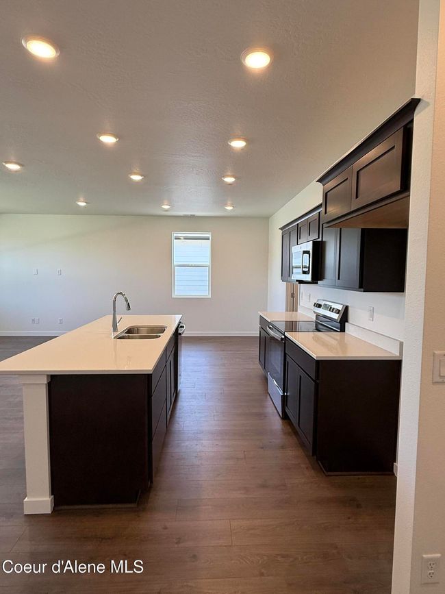 Stainless steel appliances - microwave vented outside | Image 12