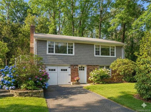 58 Oakdale Rd, Centerport, NY, 11721-1531 | Card Image