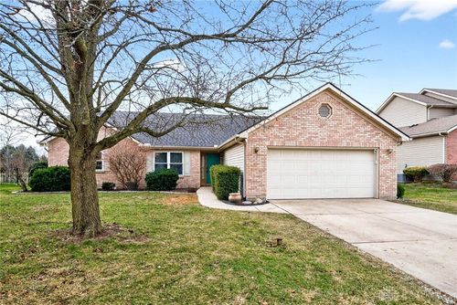 121 Union Ridge Dr, Union, OH, 45322-8727 | Card Image