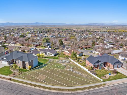 2510 S Elm Grove Dr, Perry, UT, 84302-4931 | Card Image