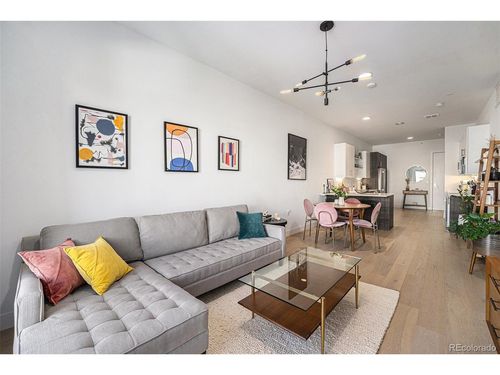 rb303-2550 Lawrence St, Denver, CO, 80205 | Card Image