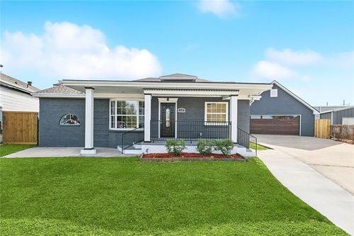 110 Alexander Pl, Arabi, LA, 70032-1639 | Card Image