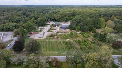 47 Tuckertown Rd, South Kingstown, RI, 02879-2705 | Card Image