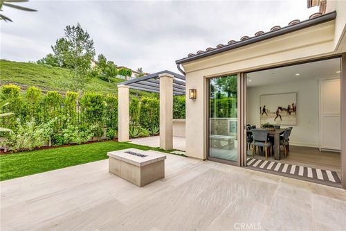 100 Della, Irvine, CA, 92602-1867 | Card Image