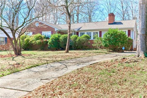 915 Onslow Dr, Greensboro, NC, 27408-7709 | Card Image