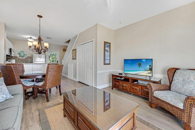 Comfortable size living area | Image 17