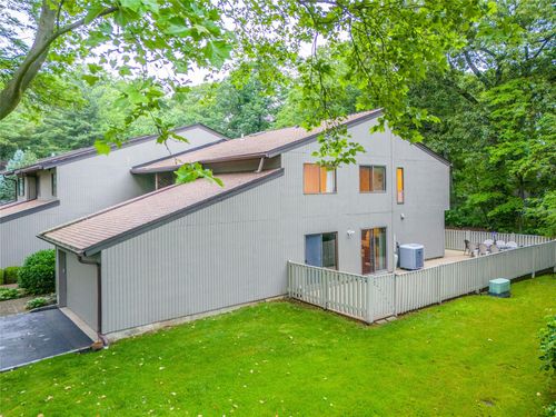 43 Carriage Ct, Jericho, NY, 11753-2831 | Card Image