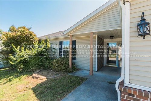 3079 W Essex Dr, Fayetteville, AR, 72704-5323 | Card Image