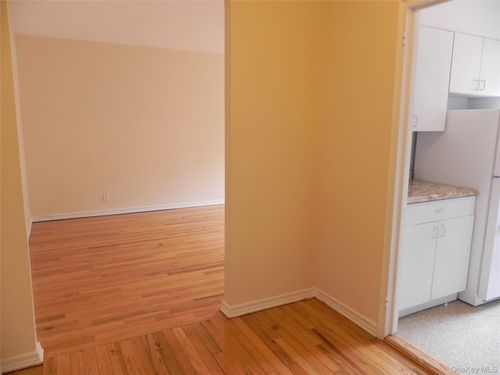 apt-1m-12 Welwyn Rd, Great Neck, NY, 11021-3525 | Card Image