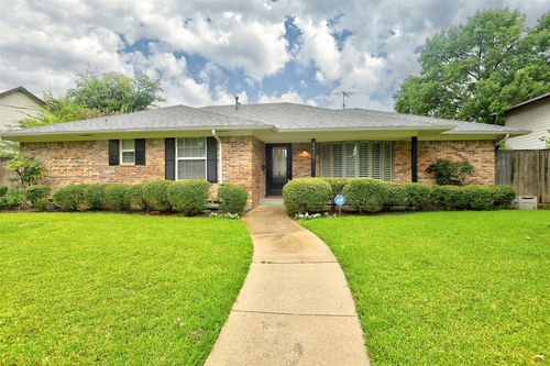 9424 Hunters Creek Dr, Dallas, TX, 75243-6108 | Card Image
