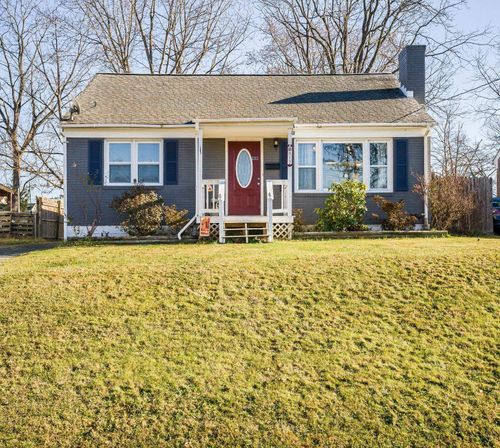 812 Florence Ave, Waynesboro, VA, 22980-6033 | Card Image