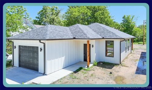 1106 S Stockton St, Ada, OK, 74820-8108 | Card Image