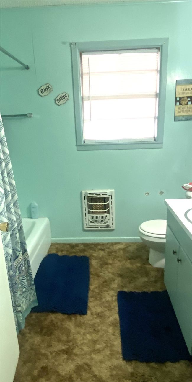 200 N Hilmar St, House other with 4 bedrooms, 3 bathrooms and null parking in Weinert TX | Image 8