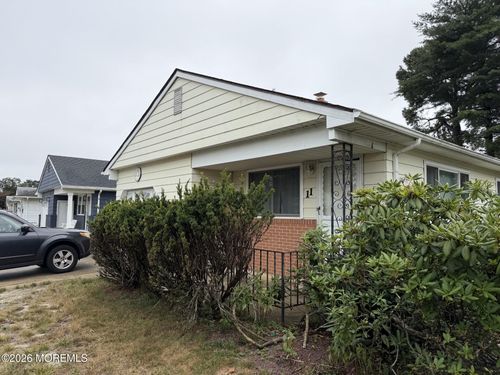 11 Vail St, Toms River, NJ, 08757-5749 | Card Image