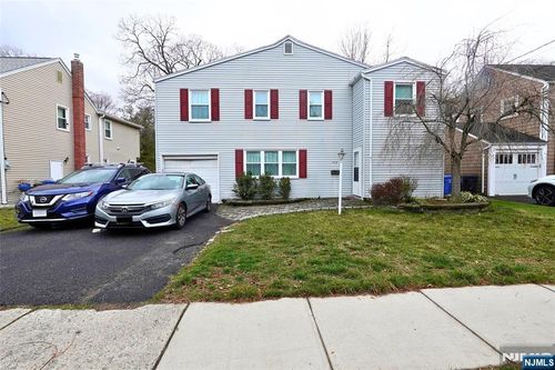 410 Burlington Rd, Paramus, NJ, 07652-5704 | Card Image