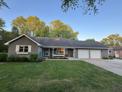 1223 Ridgeway Dr, Elgin, IL, 60123-1449 | Card Image