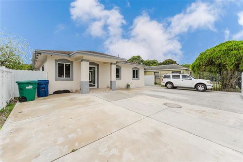 810 Nw 112th St, Miami, FL, 33168-2243 | Card Image