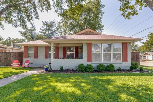 9027 Liptonshire Dr, Dallas, TX, 75238-3645 | Card Image