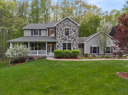 3135 Walnut Hls, Addison Township, MI, 48367-2827 | Card Image