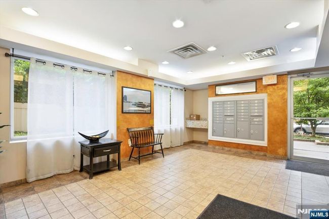 25 Duncan Ave, Condo with 2 bedrooms, 2 bathrooms and null parking in Jersey City NJ | Image 4