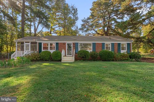 310 E Gwynnfield Rd, Tappahannock, VA, 22560-5251 | Card Image