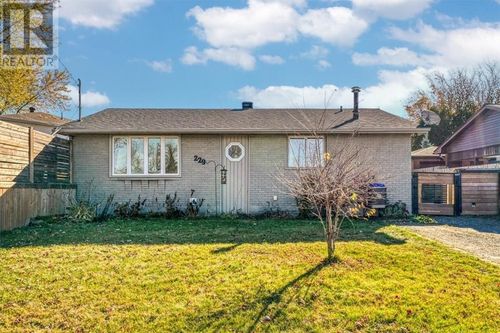 {{alt}} | Card Image