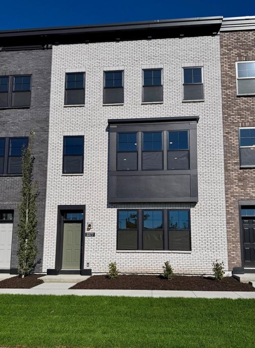 2277 Beechwood Ave, Saint Paul, MN, 55116-2081 | Card Image