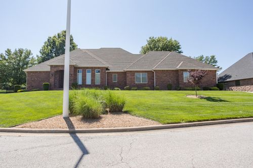 8326 Shinnecock Dr, Nixa, MO, 65714-7372 | Card Image