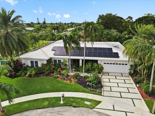 16751 Waters Edge Dr, Weston, FL, 33326-1514 | Card Image