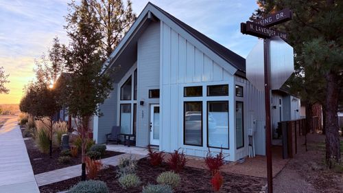 157 W Heising Dr, Sisters, OR, 97759-2715 | Card Image