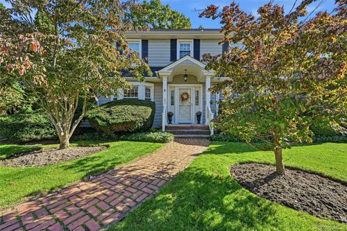 73 S Forest Ave, Rockville Centre, NY, 11570-5504 | Card Image