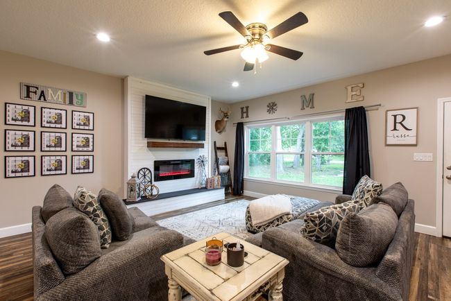 17321 Nw 81 St Ter, House other with 3 bedrooms, 2 bathrooms and null parking in FANNING SPRINGS FL | Image 7