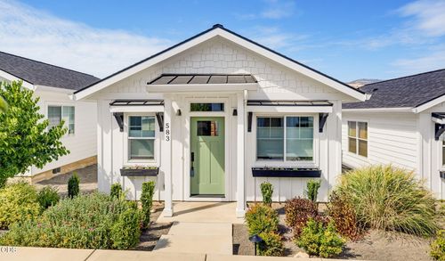 583 Coffee Ln, Ashland, OR, 97520-1180 | Card Image
