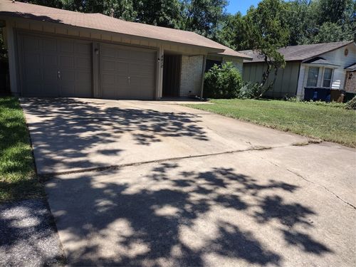 4418 Dove Dr, Austin, TX, 78744-4338 | Card Image