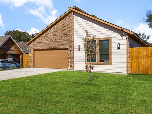 3735 Ada Ave, Fort Worth, TX, 76105-3555 | Card Image