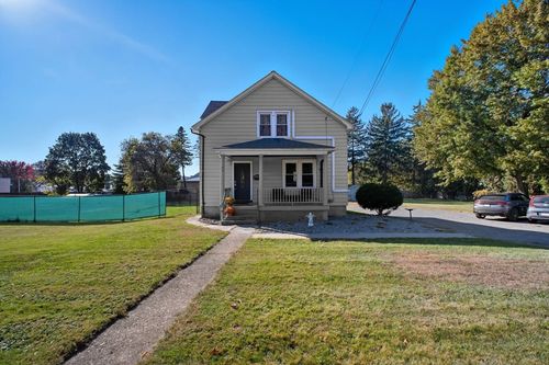 60 Randall St, Palmer, MA, 01069-1328 | Card Image