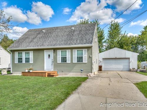 325 W Cherry St, Potterville, MI, 48876-9737 | Card Image