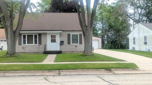 514 S Parkway Drive, BRILLION, WI, 54110 | Card Image
