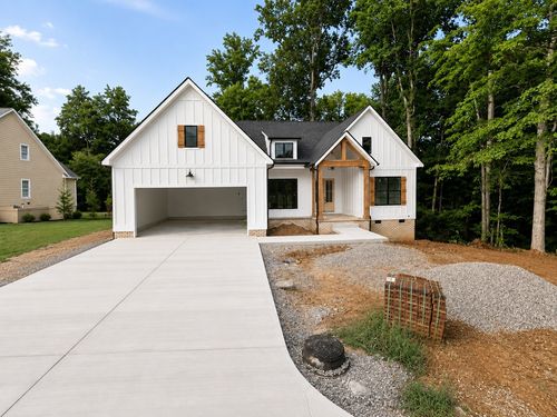 724 Beckridge Rd, McMinnville, TN, 37110-7479 | Card Image