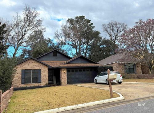 135 Lake Shore Dr, Daphne, AL, 36526-7442 | Card Image