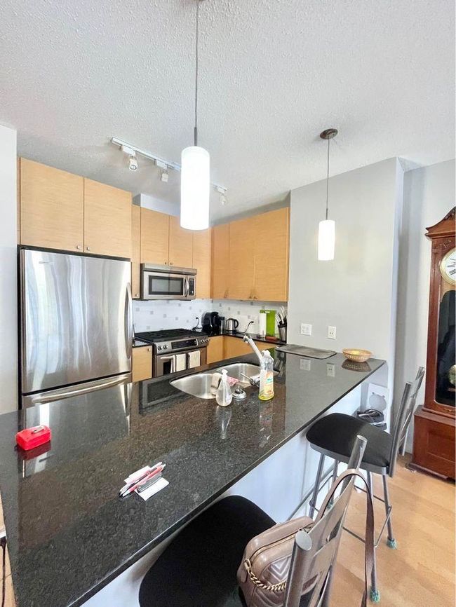 400 Capilano Road, Condo with 2 bedrooms, 0 bathrooms and 1 parking in Port Moody BC | Image 5